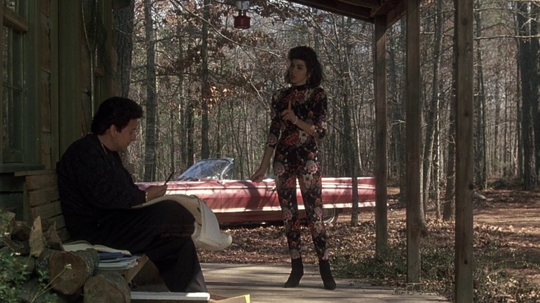 Joe Pesci and Marisa Tomei arguing outside the cabin in My Cousin Vinny