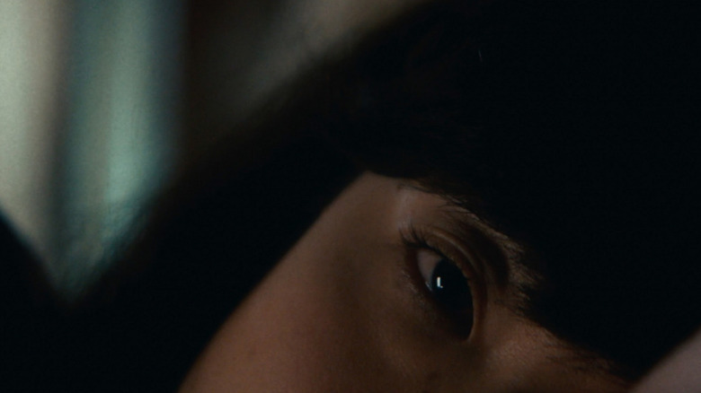 Primer plano de Jennifer Kim en la película Somewhere Quiet