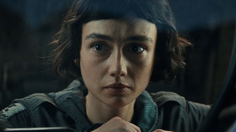 Sydney Chandler as Wendy looks worried in Alien: Earth