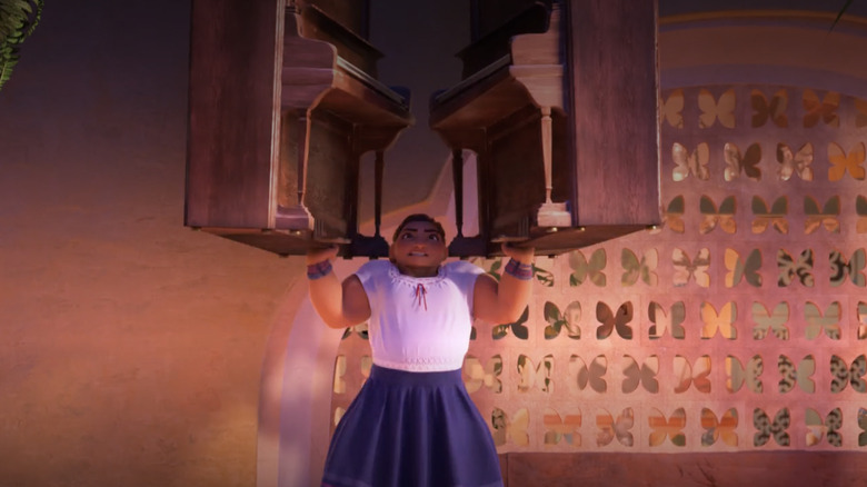 Luisa lifting pianos