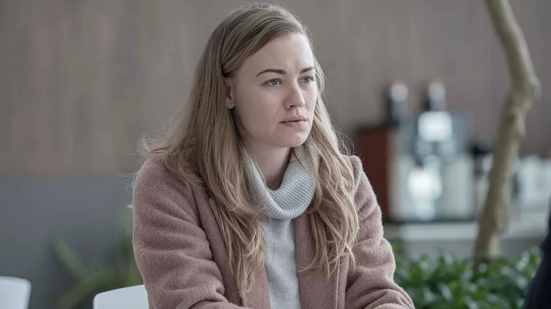 Serena (Yvonne Strahovski), dressed in winter clothing and with an intense gaze, finally wears her blonde hair down in The Handmaid's Tale