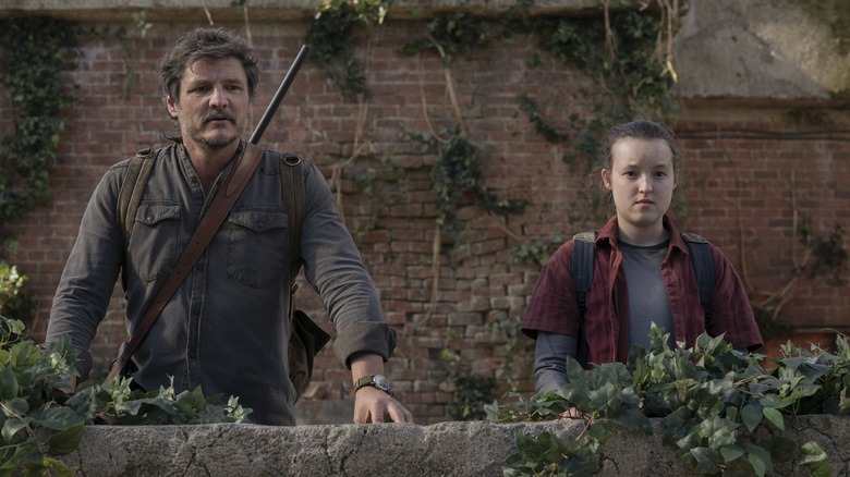 Pedro Pascal and Bella Ramsey in The Last of Us