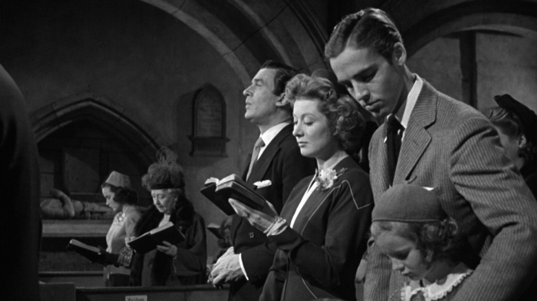 Greer guys like Kay Minive with his relatives in the church of Ms. Miniver