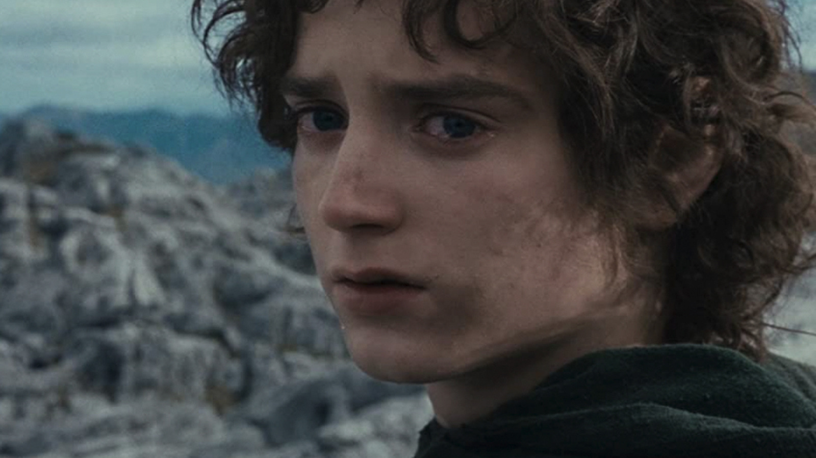 USA. Orlando Bloom in a scene from (C)New Line Cinema film: The Lord of the  Rings: The Fellowship of the Ring (2001). PLOT: A meek Hobbit from the  Shire and eight companions