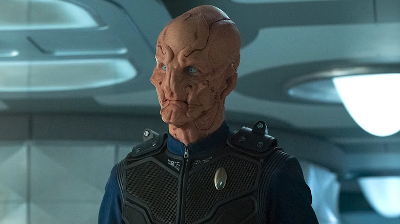 Saru (Doug Jones) in a protective vest in the transportation room in Star Trek: Discovery