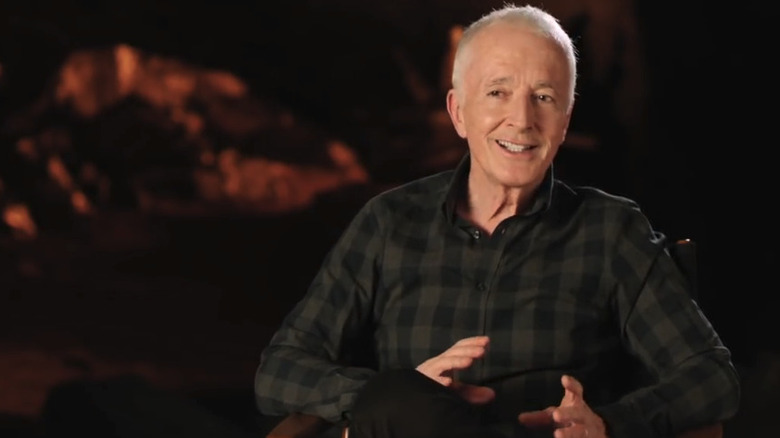 Anthony Daniels on the set of Star Wars: The Last Jedi