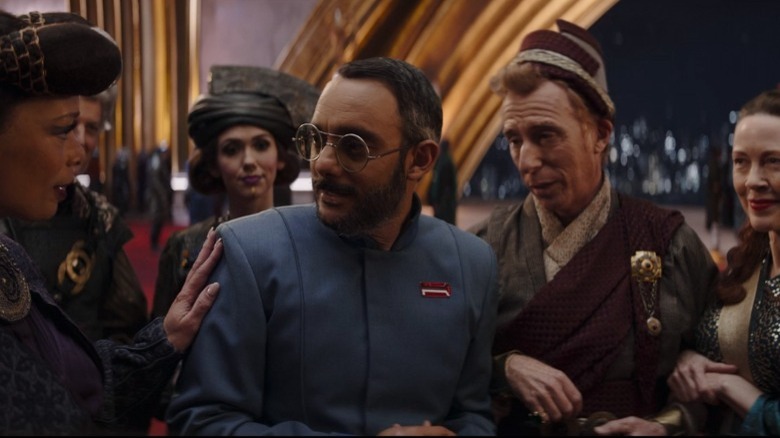 Pershing congratulated on his speech in The Mandalorian Season 3 Episode 3