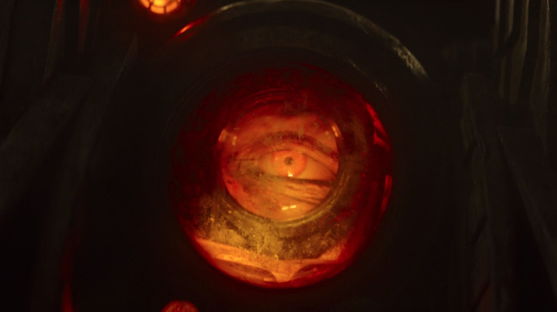 Mandalorian robot eye