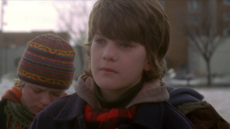 Charlie Conway (Joshua Jackson) looking serious in The Mighty Ducks