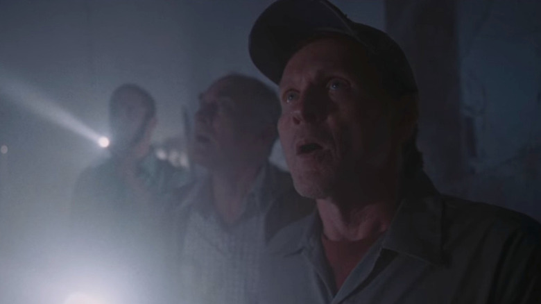 William Sadler, Jeffrey DeMunn and Sam Witwer in The Mist