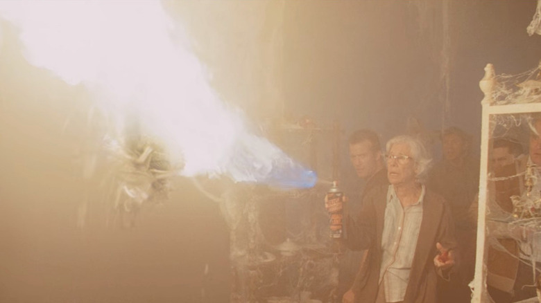 Frances Sternhagen and Thomas Jane in The Mist 