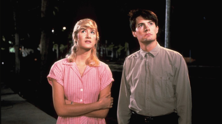 Sandy and Jeffrey on a walk in Blue Velvet