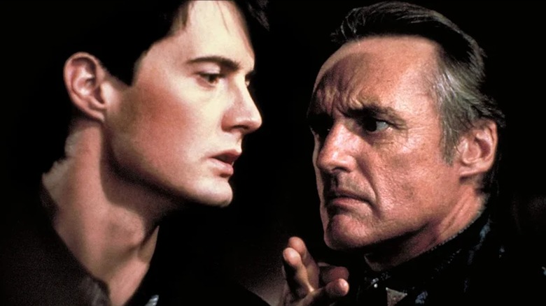 Jeffrey and Frank in an confrontation in Blue Velvet