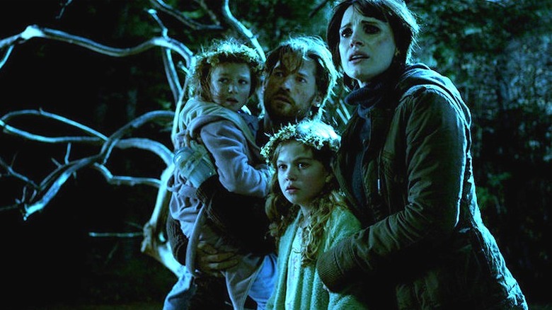 Jessica Chastain, Nikolaj Coster-Waldau with girls in Mama