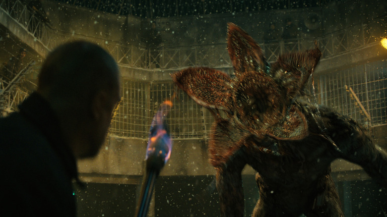 Hopper fights the Demogorgon in "Stranger Things"