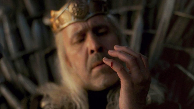 Paddy Considine bloody finger in House of the Dragon