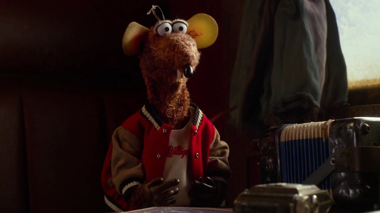 Rizzo le Rat cherche une mouche dans Muppets Most Wanted