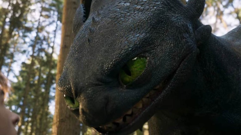Toothless showing his teeth in the How to Train Your Dragon remake