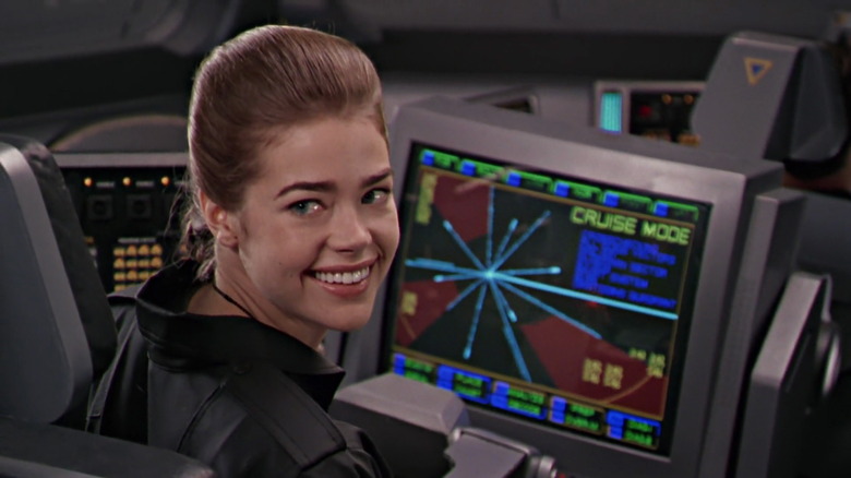 Tropas Estelares Denise Richards