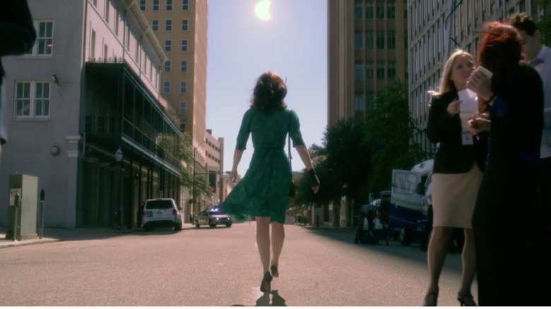 Carla Gugino walks into the sunset in Gerald's Game (2017)