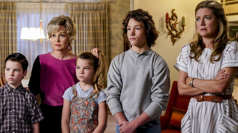 Sheldon, Mee-Maw, Missy, Georgie and Mary stand together at Young Sheldon
