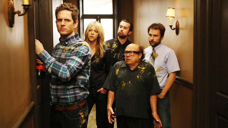 Glenn Howerton, Kaitlin Olson, Rob McElhenney, Danny DeVito and Charlie Day in It's Always Sunny in Philadelphia