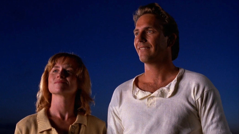 Kevin Costner and Amy Madigan as Annie and Ray Kinsella in Field of Dreams