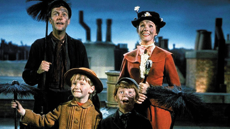 Dick Van Dyke, Julie Andrews, Katherine Dotrice, and Matthew Garber in Mary Poppins