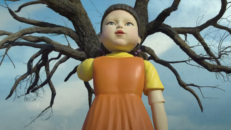 Squid Game Actors Discuss the Red Light, Green Light Doll