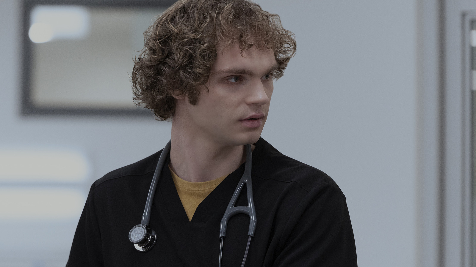 Pitts meest gehate personage is een hilarisch medisch paasei