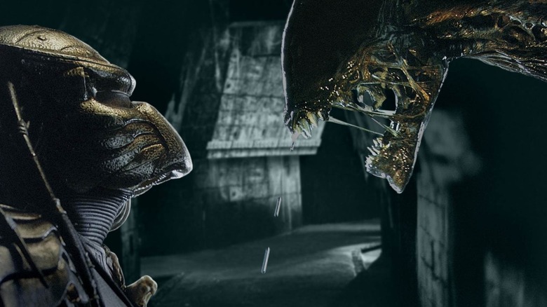 Predator facing xenomorph in Alien vs. Predator
