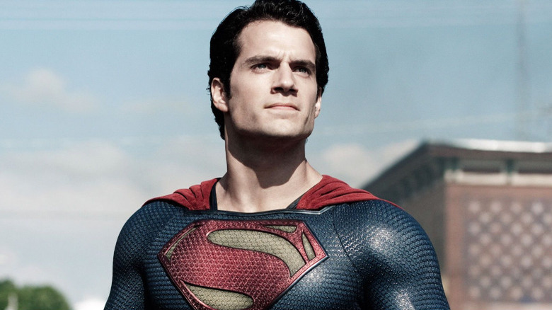 Henry Cavill staring at the sky in Man of Steel
