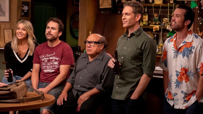 Always Sunny gang at bar