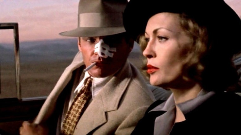 Chinatown Nicholson Dunaway sitting car