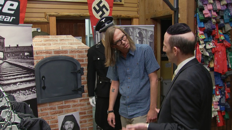 Nathan para você, um dono de uma loja reage à nova exibição de conscientização do Holocausto de Nathan