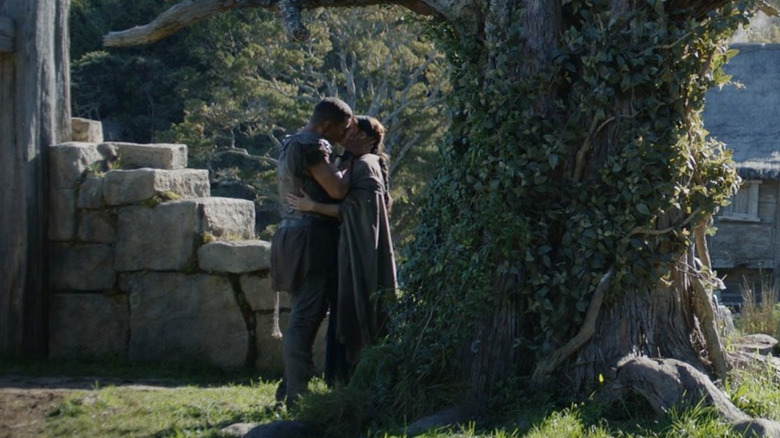Ismael Cruz Córdova and Nazanin Boniadi in The Lord of the Rings: The Rings of Power