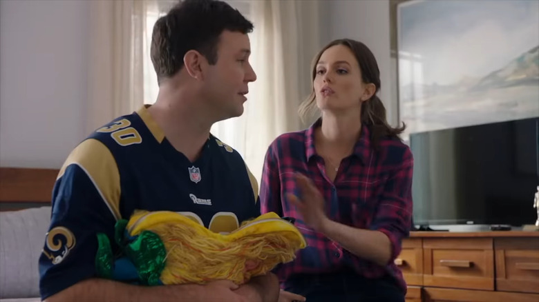 Taran Killam and Leighton Meester in Single Parents