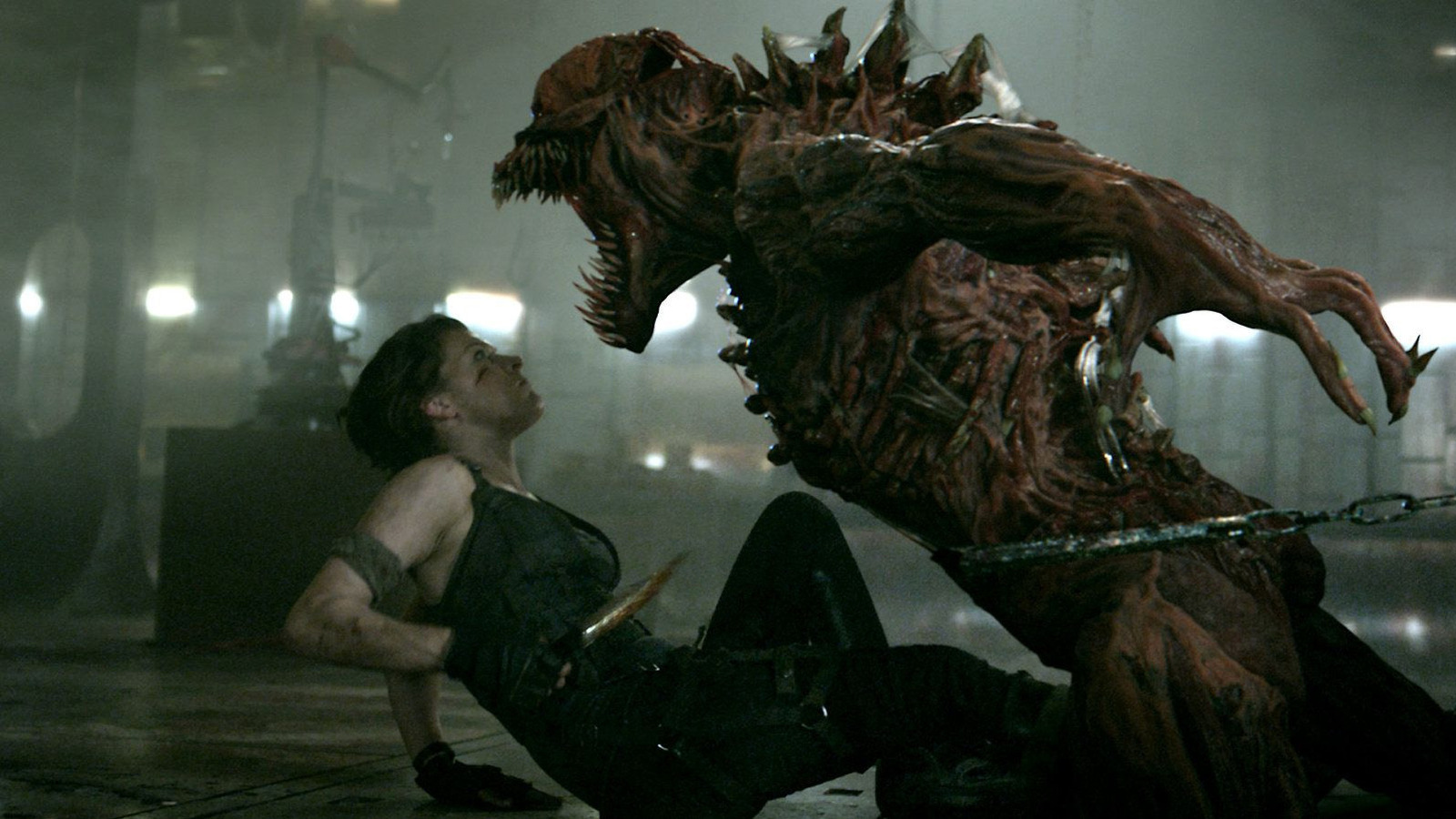 Resident Evil: The Final Chapter: Fight against a giant monster HD CLIP 