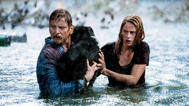 Kaya Scodelario and Barry Pepper in Crawl