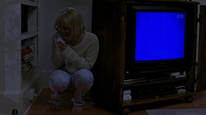 Scream 1996 Drew Barrymore on phone