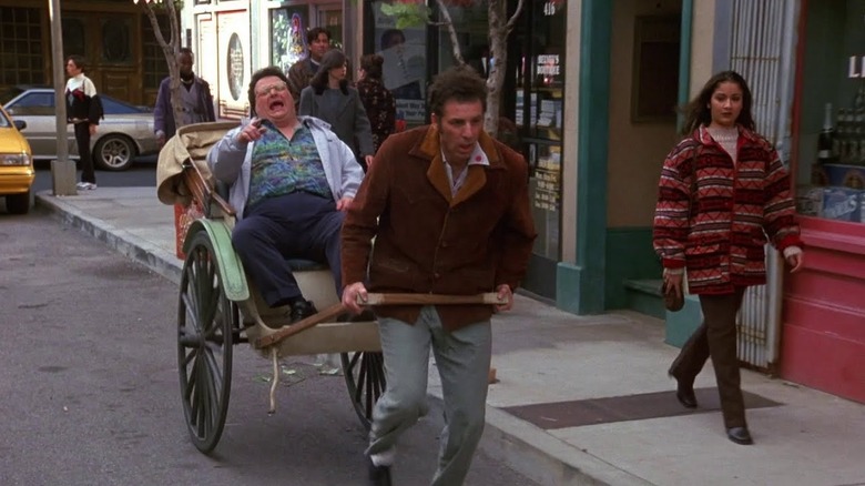 Newman puxou com o motor de Krickhaw por Kramer em Seinfeld