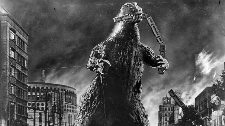 Godzilla destroying city