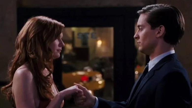 Spider-Man 3 ending, Mary Jane Watson and Peter Parker looking at each other about to embrace