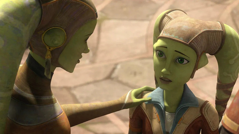 Eleni Syndulla talking to her daughter Hera Syndulla in Bad Batch