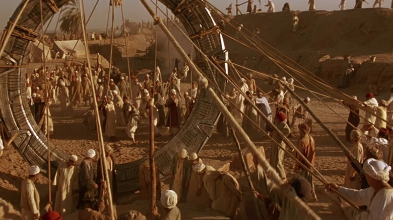 A metal ring is discovered by the excavators in Stargate