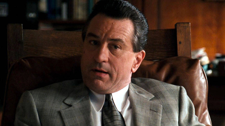 Robert DeNiro attends therapy in Analyze This