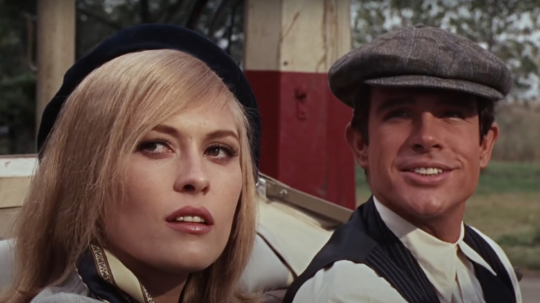 Faye Dunaway and Warren Beatty stopped in their car in Bonnie and Clyde
