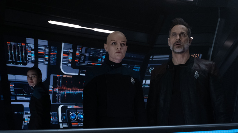 Captain Shaw and Lieutenant T'Veen on the Titan-A on Star Trek: Picard