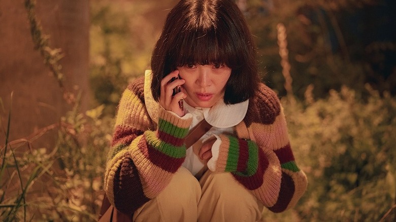 Bong Ye-bun (Han Ji-min) tearfully talks on the phone in Behind Your Touch
