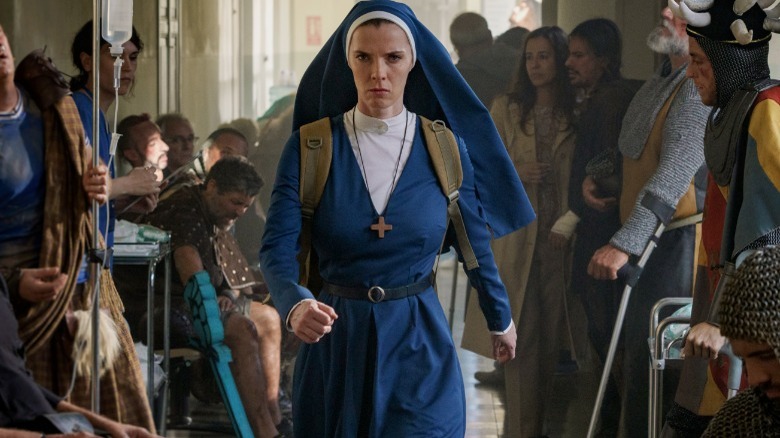 Betty Gilpin, Mrs. Davis